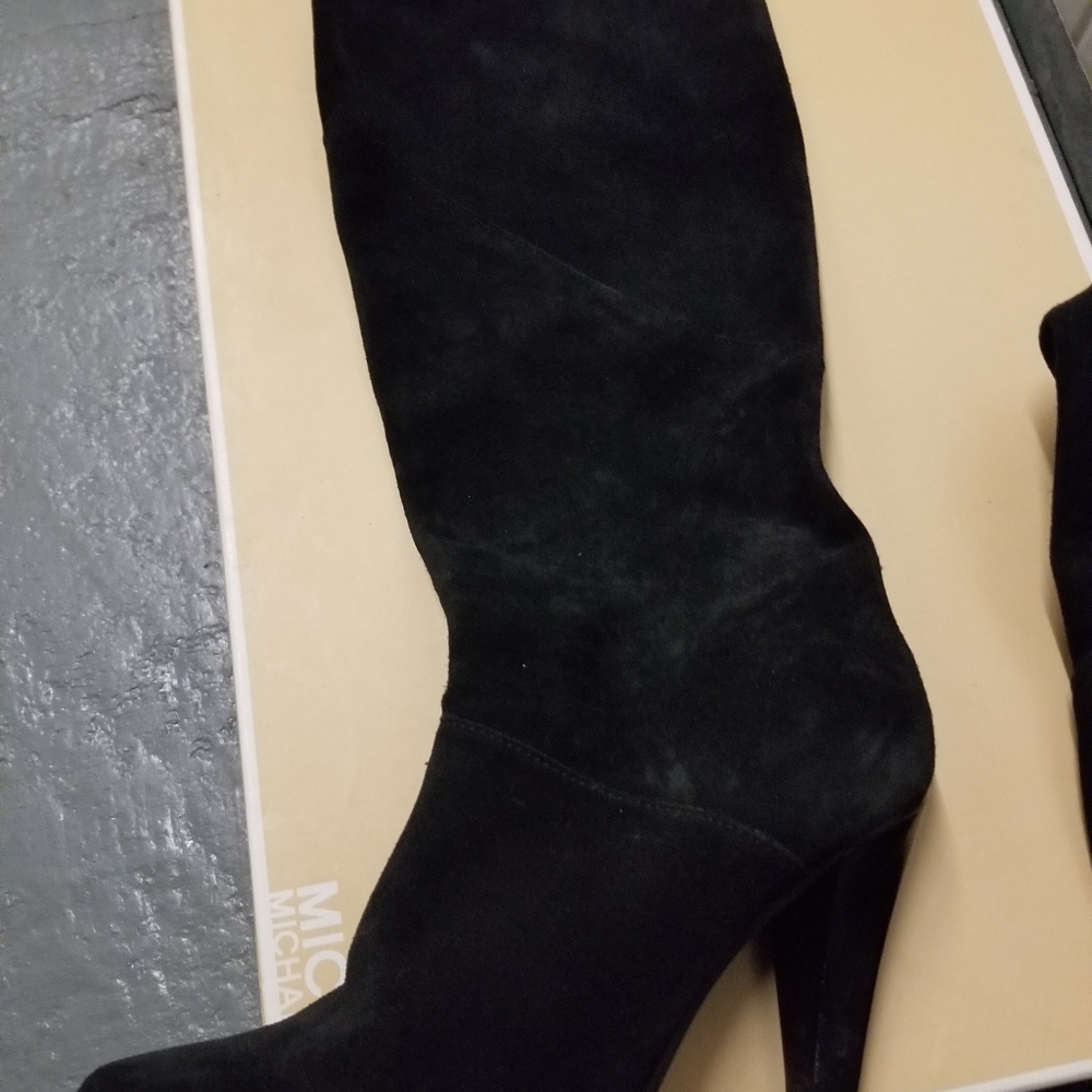 Boots - Picture 4 of 8